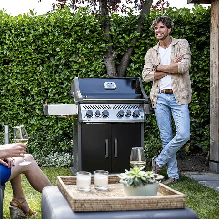 Barbecue à Gaz Napoleon ROGUE 525 SIB Édition Spéciale Noir 6 Barbecue à Gaz Napoleon ROGUE 525 SIB Édition Spéciale Noir – Image 4