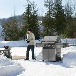 Pack Barbecue à Gaz Napoleon PRESTIGE PRO 500 + 3 Accessoires -Raviday Barbecue Soldes pro500rsib 1 lifestyle winter grilling napoleon grills 1 1 2