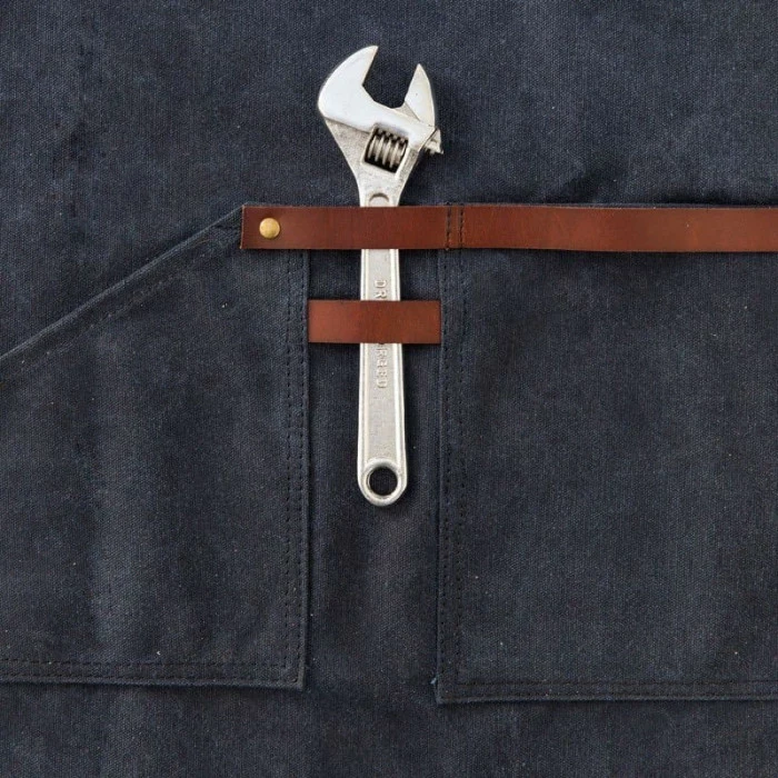 Tablier Barbecue Toile Waxée Alaskan Maker 547 - Bleu Marine 8 Tablier Barbecue Toile Waxée Alaskan Maker 547 - Bleu Marine – Image 6